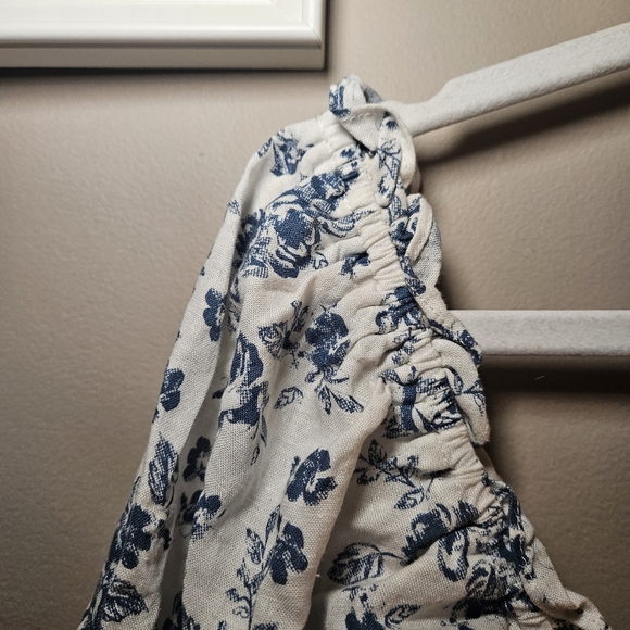 Coastal Cowgirl Puff Sleeve Cropped Blue & White Floral Blouse - Picture 7 of 7